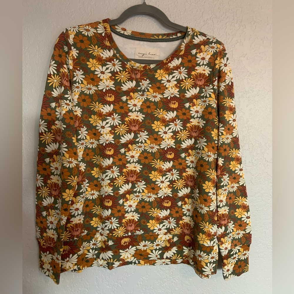 Evy’s Tree Elena sweatshirt size medium